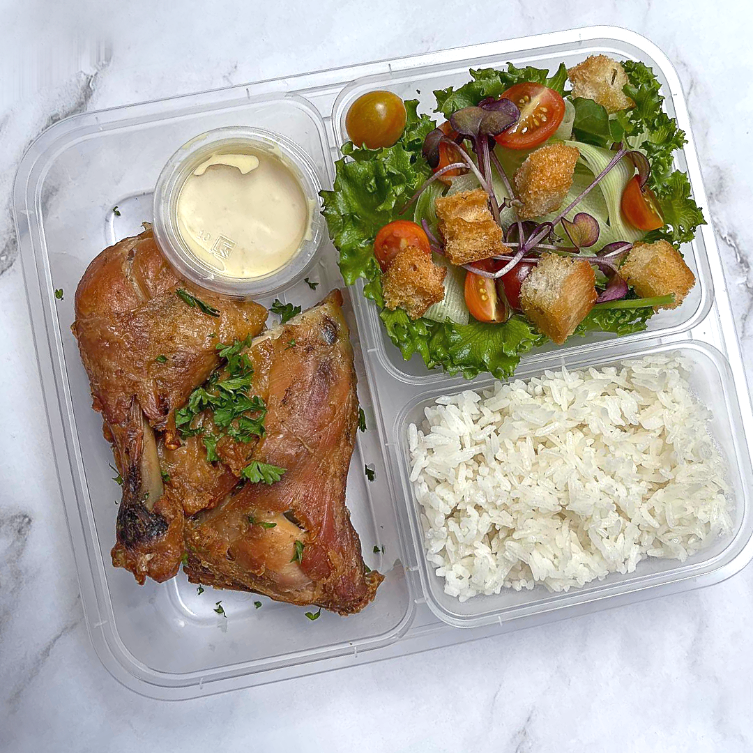 http://jacs.catering/cdn/shop/products/BENTOBOX_ROASTEDCHICKEN.png?v=1674282131